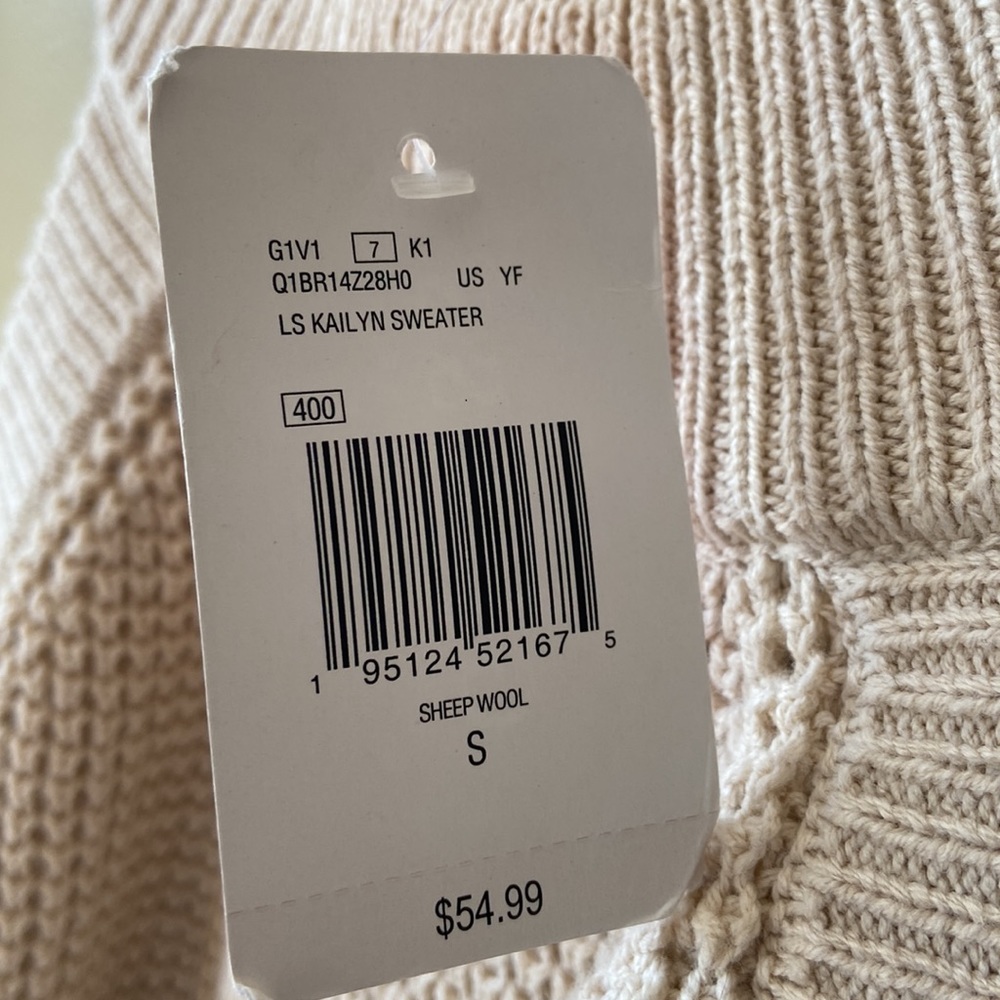NWT GUESS CUTOUT TOP - Picture 4 of 10